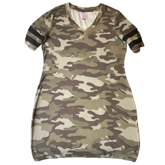 No Boundaries Women Dress size XL (15-17) KneeLength Stretchy Casual Camo Green - Picture 1 of 8